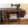 Image 6 : Antique Elgin Sewing Machine