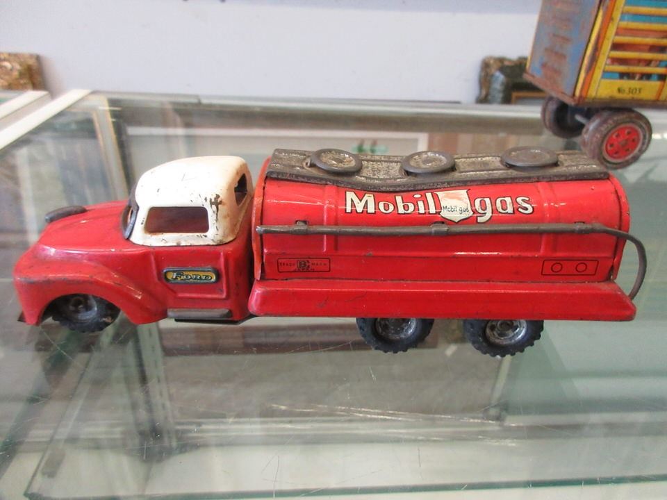 1950/1960s Tin Mobil Gas Delivery Truck