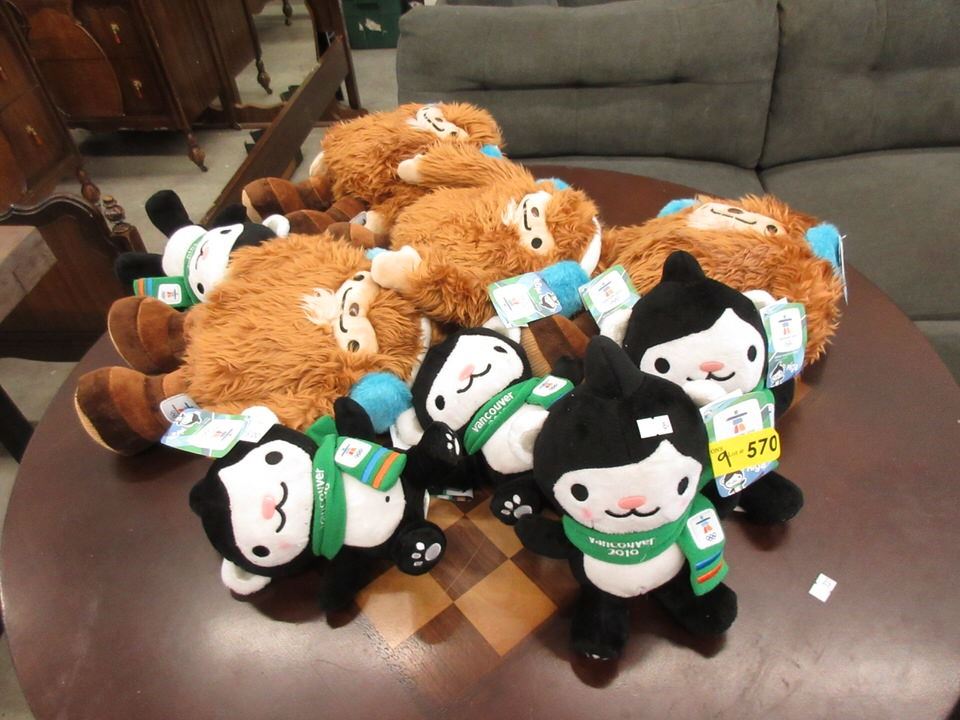 9 Vancouver 2010 Olympic Mascot Toys