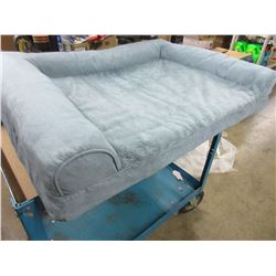 New Pet Bed for Med- Large Pets 36 x 27 zippered cover for easy cleaning