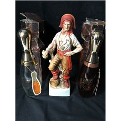 COLLECTIBLE 1970'S LIQUOR DECANTERS