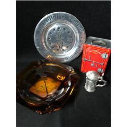 VINTAGE COLLECTIBLES LOT (ASHTRAYS/ TIN BANK...)
