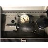 Image 2 : VINTAGE TEST PRESSURE GAUGE IN METAL BOX (ALLEN KALAMAZOO)