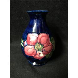 MOORCROFT PORCELAIN VASE (MADE IN ENGLAND)