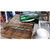 Image 2 : CASE OF NAPKINS AND PAPER PLATES