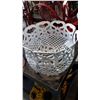 Image 2 : WHITE CAST ALUMINUM PLANT STAND