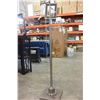Image 2 : MODERN STAINLESS FLOOR LAMP