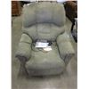 Image 2 : GREEN MICROFIBER LIFT CHAIR