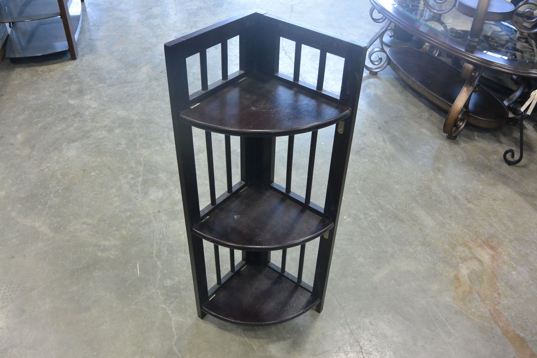 FOLDING NICK NACK SHELF