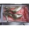 Image 2 : 2 PAIRS OF WOMENS SIZE 8 HIGH HEELED SHOES - VIANNO COLLECTION AND PLEASER