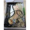 Image 2 : TRAY OF EARRINGS AND TRAY OF NECKLACES