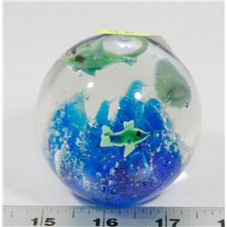 MURANO GLASS BALL WITH FISH.
