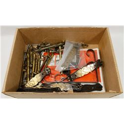 ESTATE FLAT OF VINTAGE DOOR/CABINET PULLS &