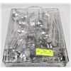 Image 1 : METAL FLATWARE HOLDER FULL OF FLATWARE-