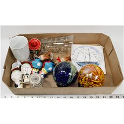 FLAT OF COLLECTIBLES INCL MURANO GLASS, SALT &
