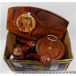 BOX W/VINTAGE BARIBOCRAFT CANADA HANDMADE