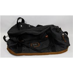 EDDIE BAUER GYM BAG