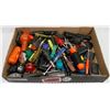 Image 1 : FLAT OF ASSORTED SCREWDRIVERS
