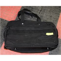 BRIGGS & RILEY TRAVELEWARE BAG 11X20X9