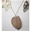 Image 1 : 16)  GOLD DIPPED NATURAL LEAF ON CHAIN