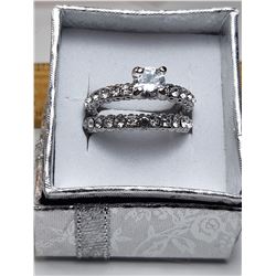 25)  WHITE TOPACE 2 PCE WEDDING SET