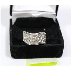 SILVER TONED CLEAR STONE RING SIZE 5.75