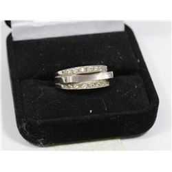 SILVER TONED CLEAR STONE RING SIZE 7.75