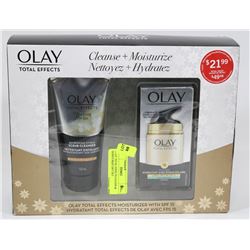 OLAY TOTAL EFFECTS CLEANS & MOISTURIZE GIFT SET