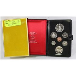 1977 DOUBLE DOLLAR SET WITH SILVER DOLLAR