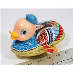 VINTAGE TIN DUCK WIND UP TOY.