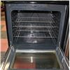 Image 3 : FRIGIDAIRE BLACK AND STAINLESS STEEL STOVE