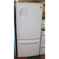 GE WHITE BOTTOM DRAWER FREEZER 20.9 CU FT