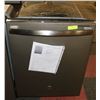 Image 1 : GE BUILT IN TUB DISHWASHER WITH HIDDEN CONTROLS.