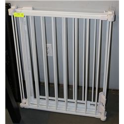 CHILD/PET GATE