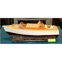 VINTAGE WOODEN SPEEDBOAT