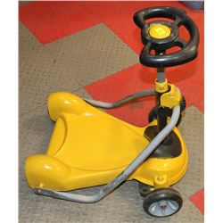 SMOBY CHILDRENS SCOOTER