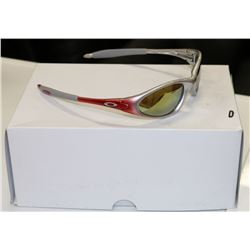 BOX OF OAKLEY STYLE SILVER & RED DESIGNER SUN-
