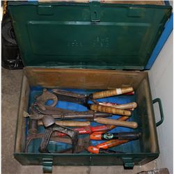 1942 AMMO BOX W/ VINTAGE TOOLS.