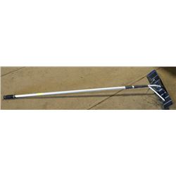 21' ADJUSTABLE ROOF SNOW RAKE.