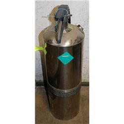 176) PYRENE FIRE EXTINGUISHER.