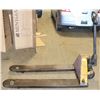 Image 1 : PALLET JACK 1000LB