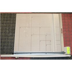 PAPER CUTTER, BONSTON #2658