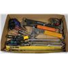 Image 1 : FLAT OF ASSORTED TOOLS
