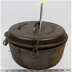 FINDLAY NO.9 DUTCH OVEN.