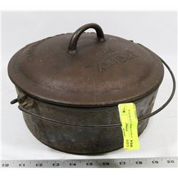 McCLARY NO.8 DRIP-TOP DUTCH OVEN.