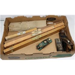 BOX W/ VINTAGE STANLEY PLANES, HOPPE LEVELS AND
