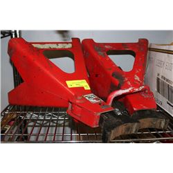 SET OF BIG RED 6 TON JACK STANDS.