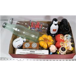 FLAT OF VINTAGE PIGGY BANKS