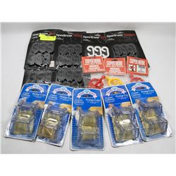 LOT OF ASSORTED HOOKS