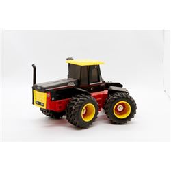 Versatile 836 1:32 No Box